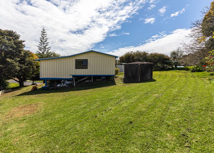  at 10 Kennedy Road, Surfdale, Waiheke Island