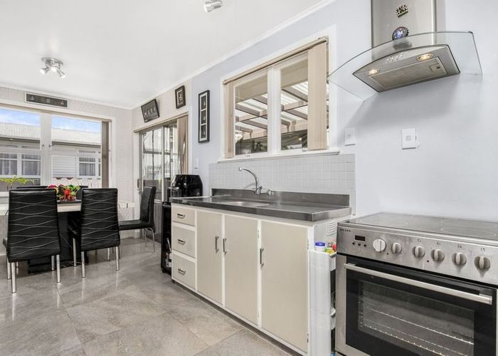  at 33 Dagenham Street, Manurewa, Auckland