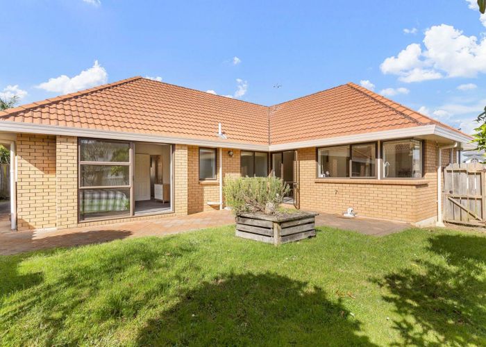  at 1/62 Alicia Road, Somerville, Manukau City, Auckland