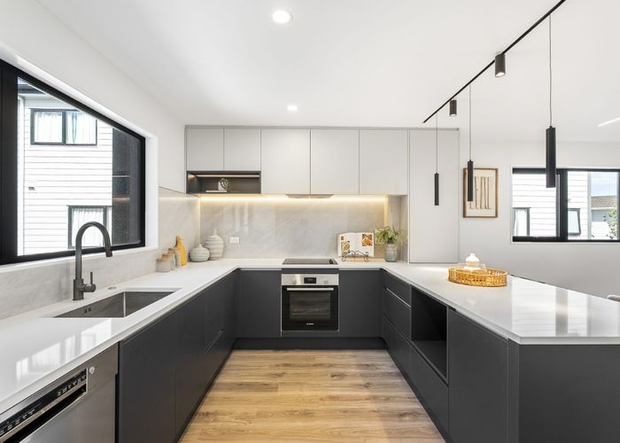  at 111 Sycamore Drive, Sunnynook, North Shore City, Auckland