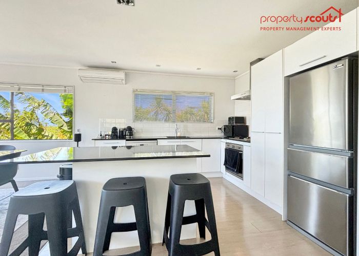  at 33B Montgomery Avenue, Rothesay Bay, North Shore City, Auckland