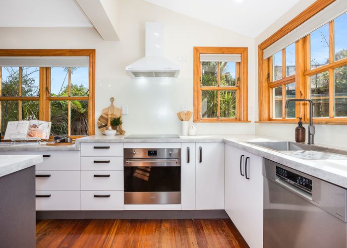  at 28 Kiriwai Road, Paremata, Porirua