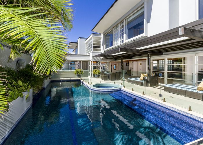  at 54 Seacliffe Avenue, Belmont, Auckland