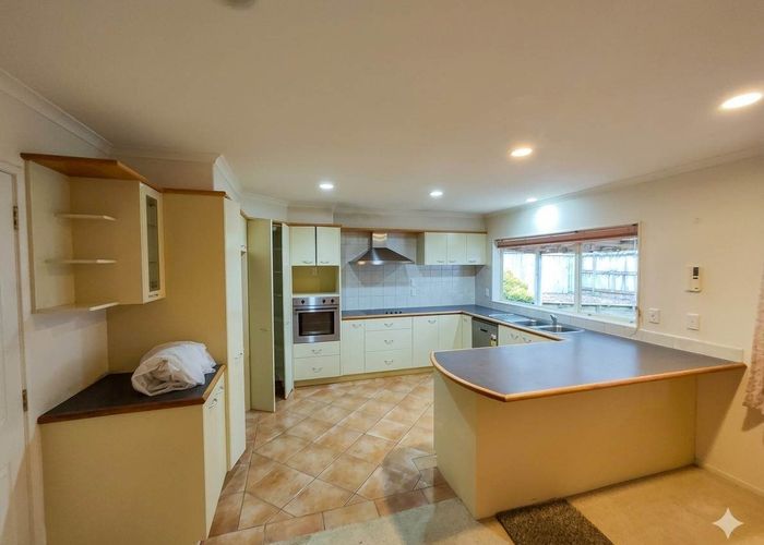  at 18 Eaglemont Drive, East Tamaki Heights, Manukau City, Auckland