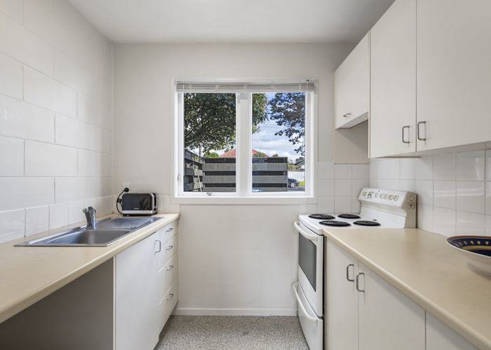  at 2/111 Melrose Road, Mount Roskill, Auckland City, Auckland