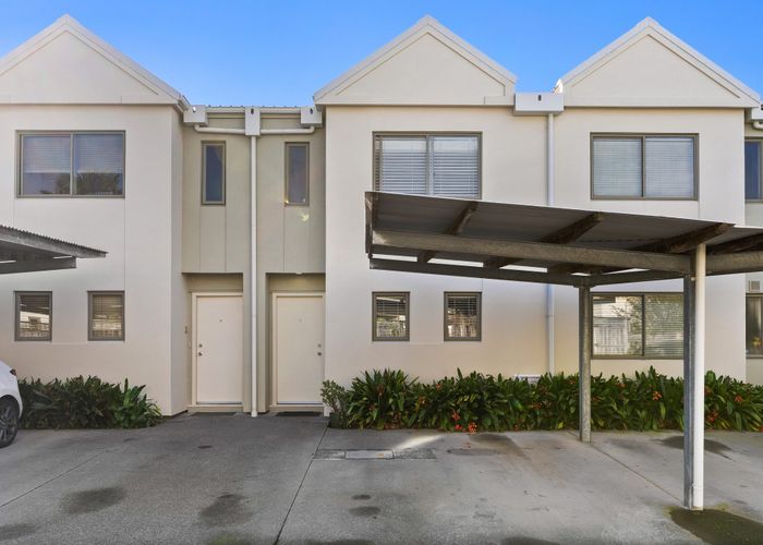  at 17/21 Hunters Park Drive, Three Kings, Auckland City, Auckland