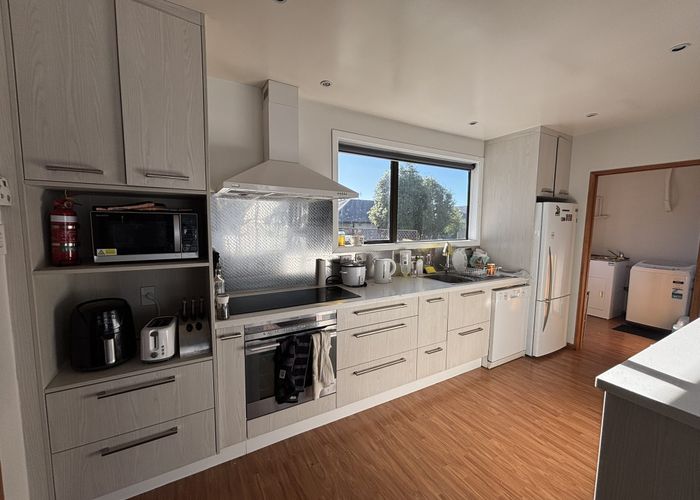  at 12 Roche Avenue, Upper Riccarton, Christchurch City, Canterbury
