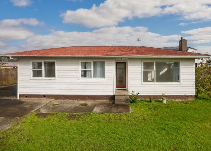  at Mangere East, Manukau City, Auckland