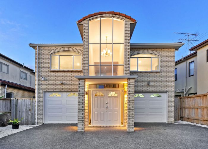  at 5 Kestev Drive, Flat Bush, Auckland