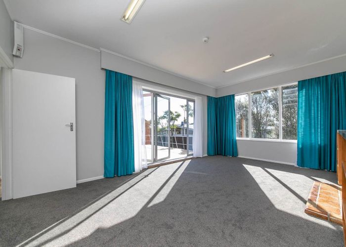  at 27 Highland Avenue, Titirangi, Waitakere City, Auckland