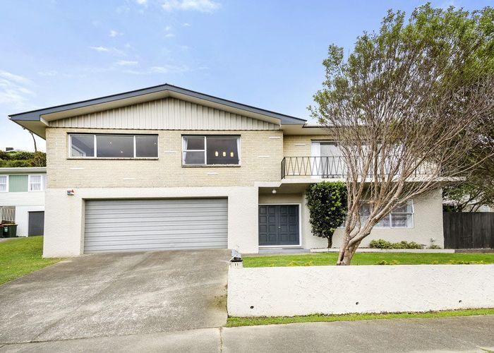  at 11 Camellia Terrace, Maungaraki, Lower Hutt, Wellington