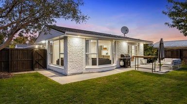  at 2/225 Greers Road, Bryndwr, Christchurch