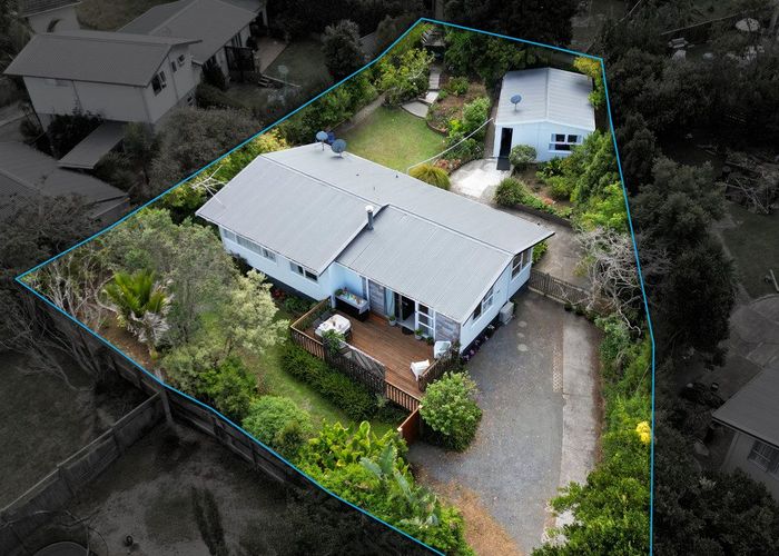  at 15 Helleur Road, Massey, Auckland