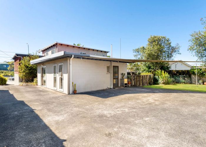  at 54 Makora Road, Massey, Waitakere City, Auckland