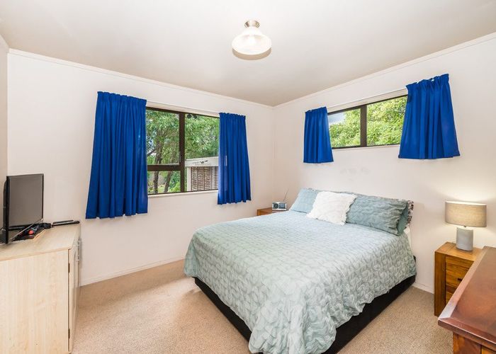  at 18 Rosewood Place, Paraparaumu