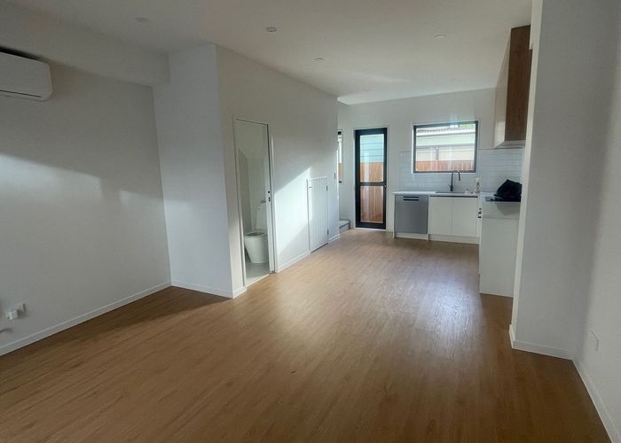  at 4/18 Dellwood Avenue, Henderson, Waitakere City, Auckland