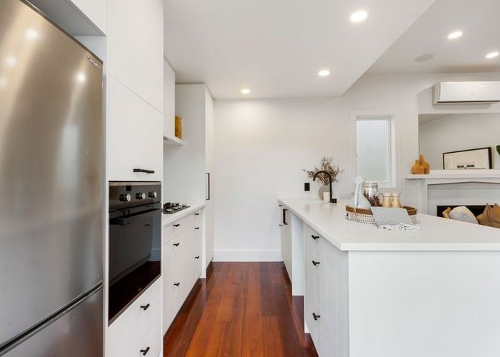  at 12 Robert Street, Ellerslie, Auckland