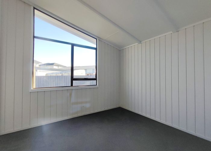  at 9 Lachlan Place, Favona, Auckland