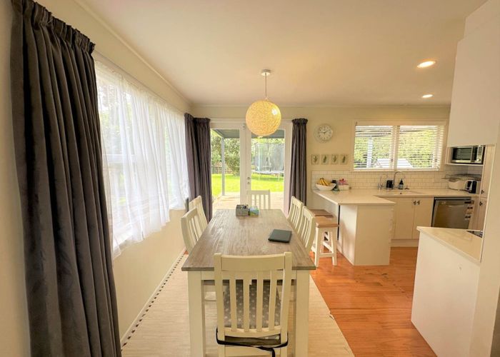  at 3 Amsterdam Place, Avondale, Auckland