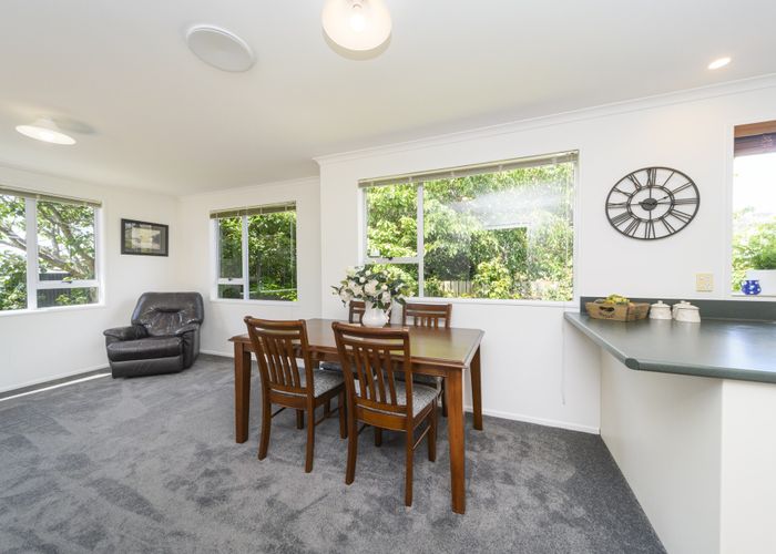  at 8 Flower Street, Bulls