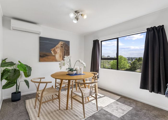  at 2/15 Squirrel Lane, Browns Bay, Auckland