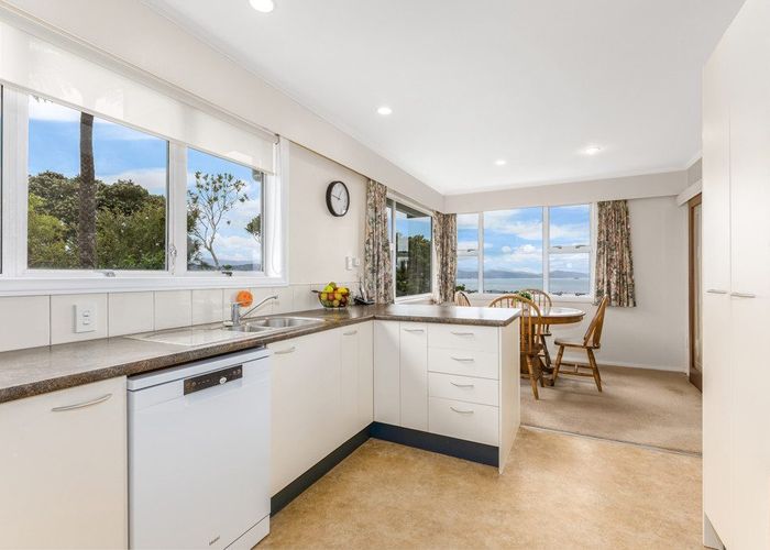  at 7 Walnut Way, Maungaraki, Lower Hutt, Wellington