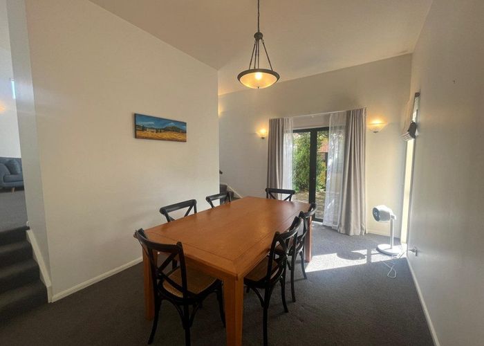  at 6 Hoya Court, Henderson, Waitakere City, Auckland