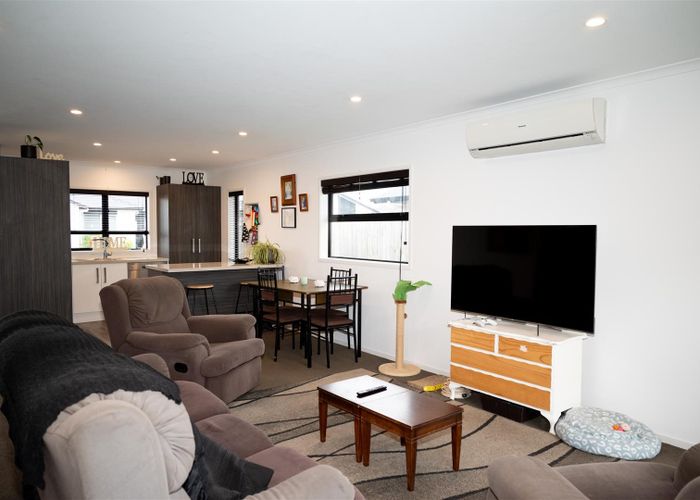  at 18/11 Errol Close, Burbush, Hamilton