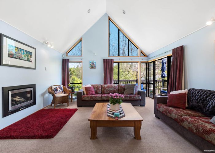  at 2 Crown Hill Close, Forrest Hill, Auckland