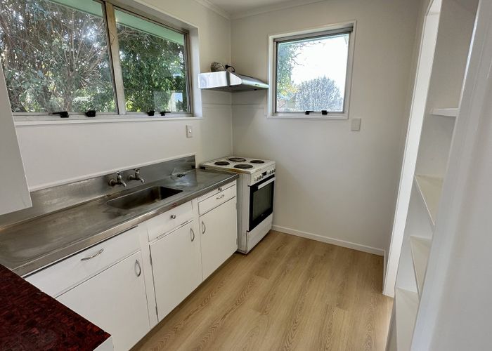  at 2/39 Littlejohn Street, Hillsborough, Auckland