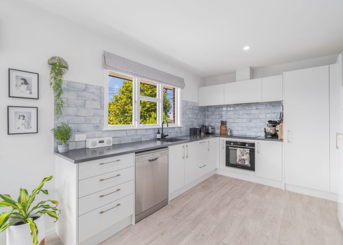  at 19 Lansbury Avenue, Strowan, Christchurch City, Canterbury