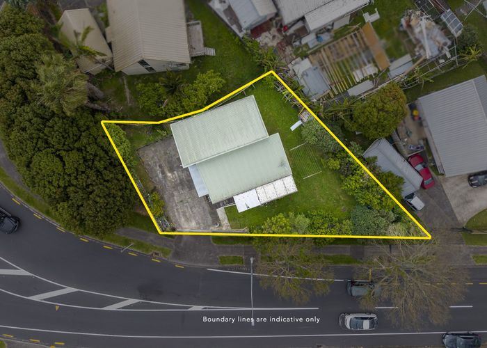  at 2/129 Boundary Road, Clover Park, Auckland