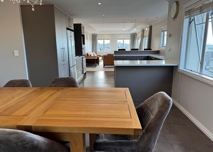  at 235B East Coast Road, Sunnynook, North Shore City, Auckland