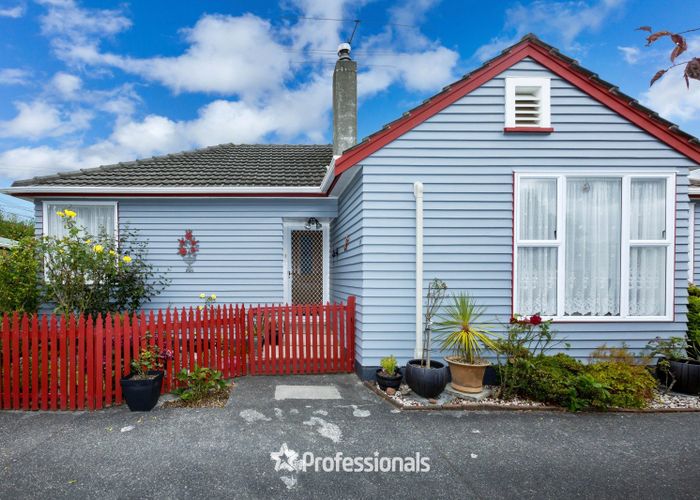  at 2/18 Seddon Street, Wallaceville, Upper Hutt