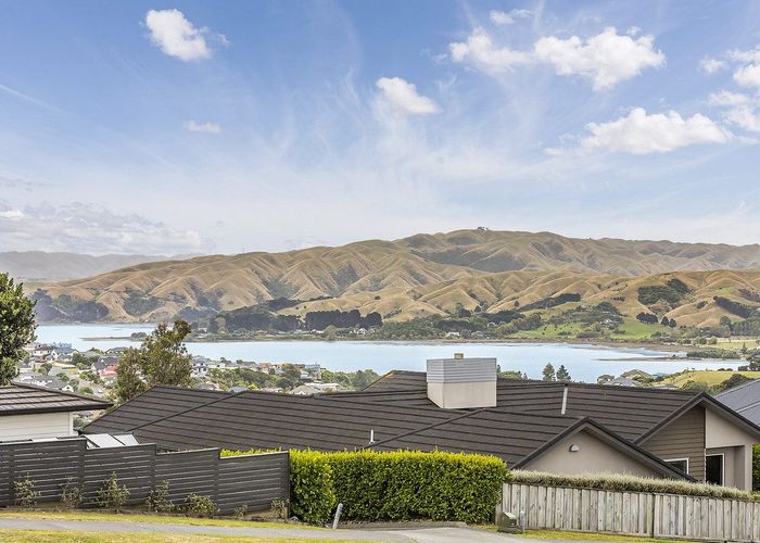  at 152 Endeavour Drive, Whitby, Porirua