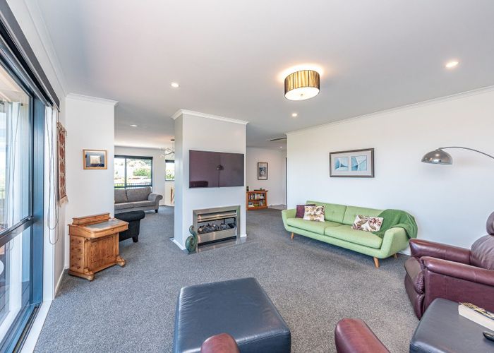  at 12 Windsor Terrace, Durie Hill, Whanganui