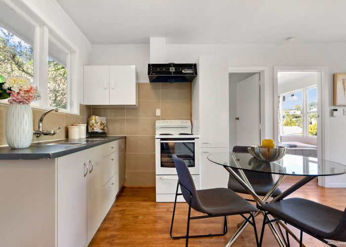  at 2/2 Derwent Crescent, Titirangi, Auckland