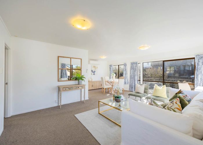  at 2/2 Tacitus Place, Totara Vale, Auckland