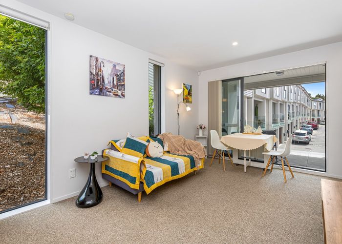  at 1/10 Silver Moon Road, Albany Heights, Auckland