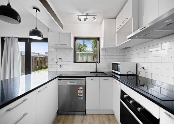  at 2/104 Pakuranga Road, Pakuranga, Manukau City, Auckland