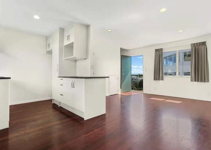  at 2D Diamond Street, Eden Terrace, Auckland