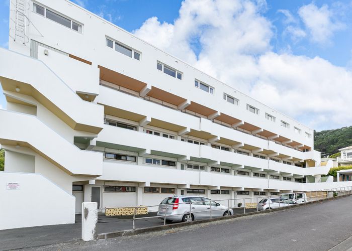  at 14/4 Claremont Grove, Mount Victoria, Wellington