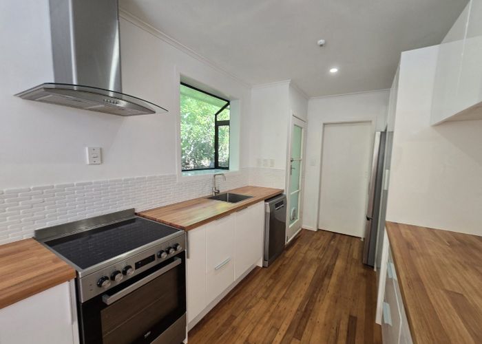  at 38 Catherine Crescent, Paparangi, Wellington, Wellington