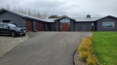  at 19 Loveston Lane, Kelvin Grove, Palmerston North