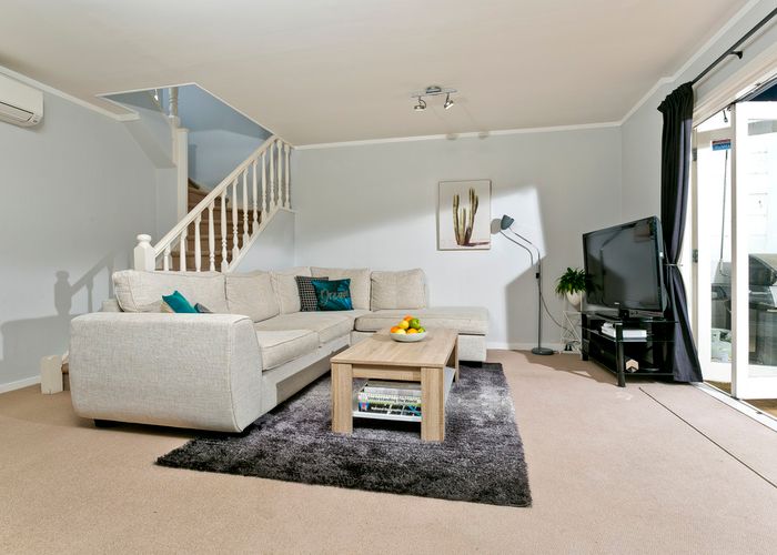  at 2/59 Rangatira Road, Beach Haven, Auckland