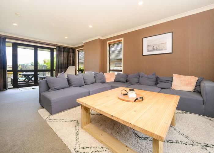  at 19 Johnstone Drive, Fitzherbert, Palmerston North, Manawatu / Whanganui