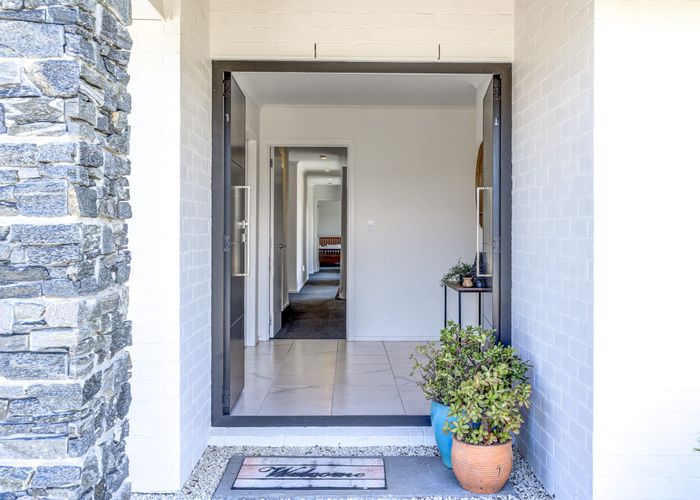  at 37 Batten Drive, Flagstaff, Hamilton