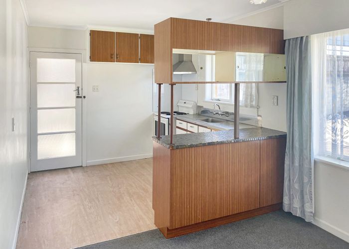  at 2 Vera Road, Te Atatū South, Auckland