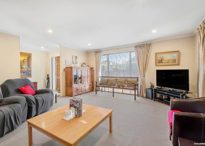  at 17 Quail Drive, Albany Heights, Auckland
