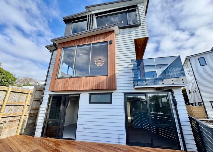  at 1C Sandford Street, Campbells Bay, North Shore City, Auckland